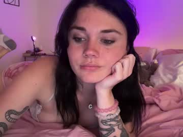 webcam girl queencassidyy live cam image #6690016