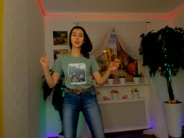 webcam girl carolineprise live cam image #724095