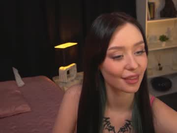 webcam girl ella_knockers_xl live cam image #3215840