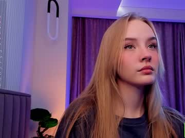 webcam girl lissa_meooow live cam image #6485187