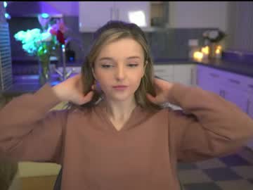 webcam girl lucydelovely live cam image #3742265