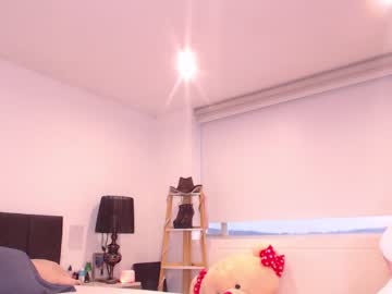 webcam girl mia_cooper1 live cam image #1158411