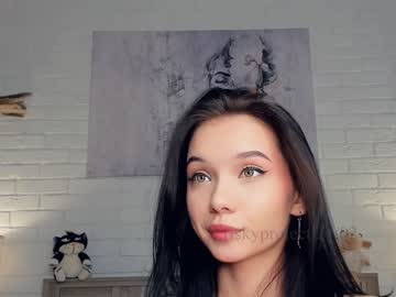 webcam girl riskyproject live cam image #6472630