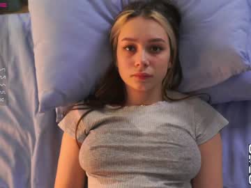 webcam girl cinacramby live cam image #4375459