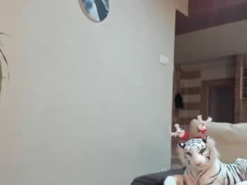 webcam girl sofiaandwonderland live cam image #3387455