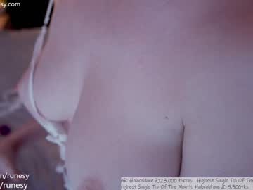 webcam girl runesy live cam image #5820088