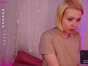 webcam girl alice_in_boobsland live cam image #3680979