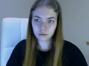 webcam girl zoey_deuttch live cam image #3731868