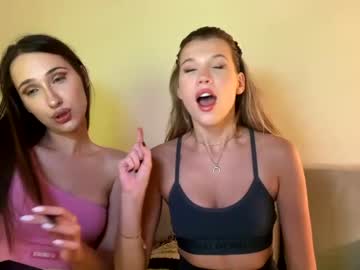 webcam girl bitter_moon live cam image #2660392