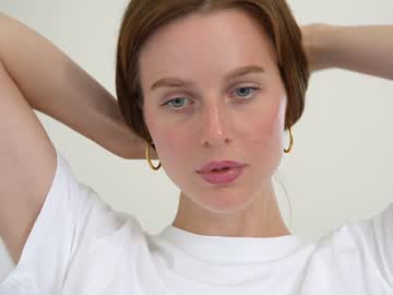 webcam girl ellaa91 live cam image #1976300