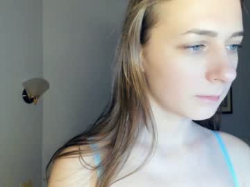 webcam girl jillwells live cam image #3785596