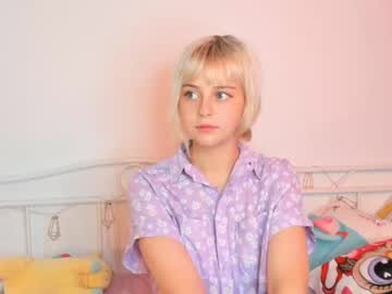 webcam girl louiseshelton live cam image #2416945