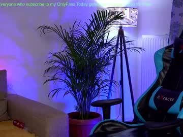webcam girl naughtyrider69 live cam image #555636