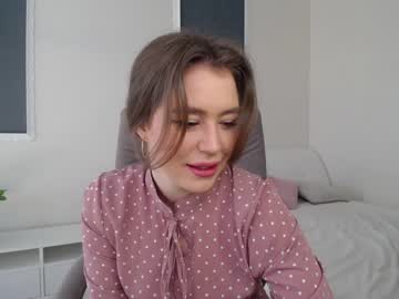 webcam girl lolla_honey live cam image #1684088