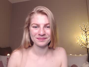 webcam girl shy_milanaa live cam image #4284986