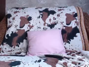 webcam girl incrediblyomelia live cam image #2706200