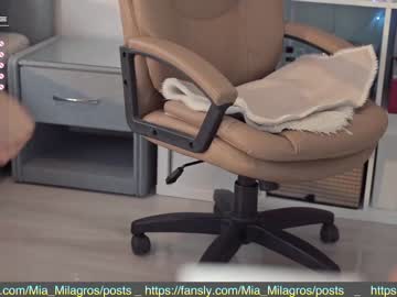 webcam girl mia_milagros live cam image #2209004