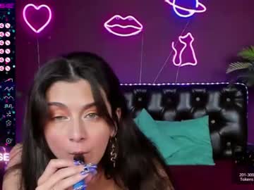 webcam girl tiffany_whootson live cam image #2319355