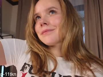 webcam girl milly_shy live cam image #6896876