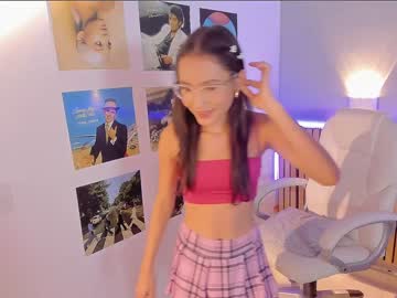webcam girl little_effy18 live cam image #6192750