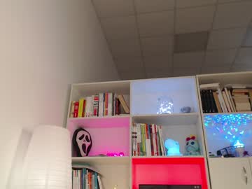 webcam girl motorboat_me live cam image #3923083