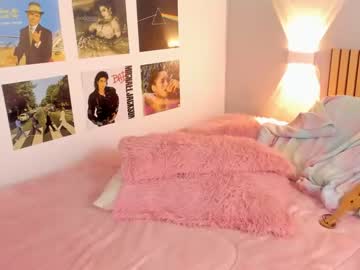 webcam girl little_effy18 live cam image #4978427