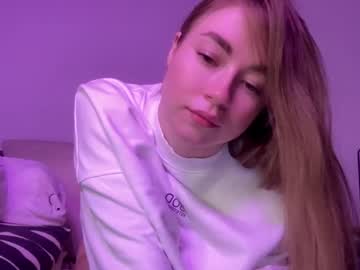 webcam girl strawberryjamx live cam image #3108993