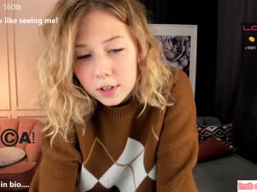 webcam girl lottie_shine live cam image #3756128