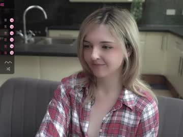 webcam girl lucydelovely live cam image #5217594
