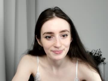 webcam girl lisawoo live cam image #4593290