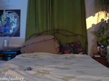 webcam girl audrey_ live cam image #3104263