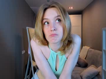 webcam girl silver_gin live cam image #6863568