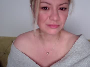 webcam girl kiradivine live cam image #1782482