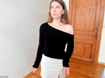 webcam girl giveyouelevenminutes live cam image #2855589