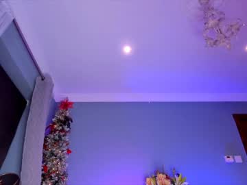 webcam girl littlee33 live cam image #6019307