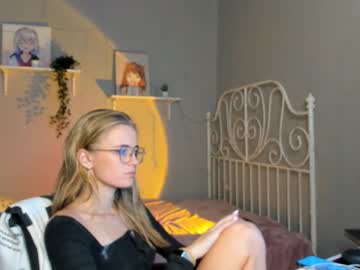 webcam girl linellali live cam image #2542773