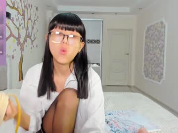 webcam girl little_yena live cam image #6633033