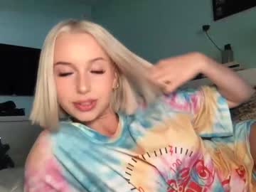 webcam girl skymeadows live cam image #4084286