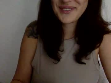 webcam girl deedee_9 live cam image #7043349