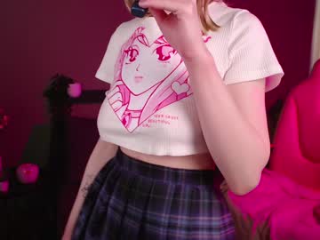 webcam girl karen_gilan live cam image #4337715