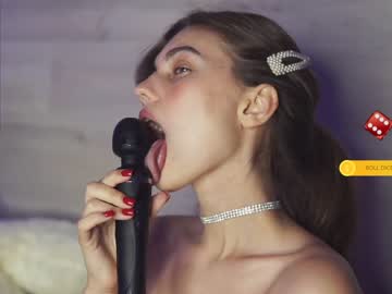 webcam girl hoolybunny live cam image #2257700