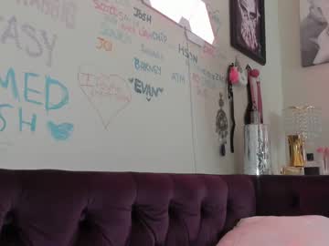 webcam girl butterybubblebutt live cam image #4991321
