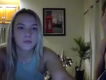 webcam girl varsitybaby000 live cam image #578631