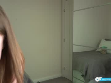 webcam girl chloewildd live cam image #5299455