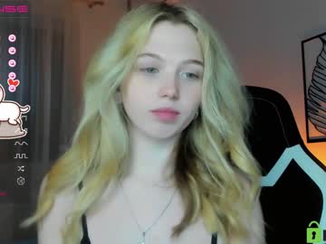webcam girl small_blondee live cam image #3736345