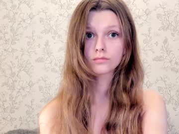 webcam girl alainaestrada live cam image #5548772