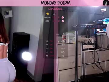 webcam girl milavalentinax live cam image #6486309