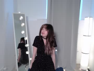 webcam girl y_u_m_i_k_a live cam image #2081723