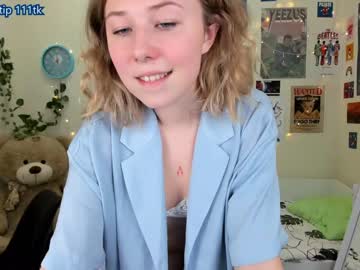 webcam girl lottie_shine live cam image #3546874