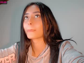 webcam girl gummy_bear7 live cam image #2378849